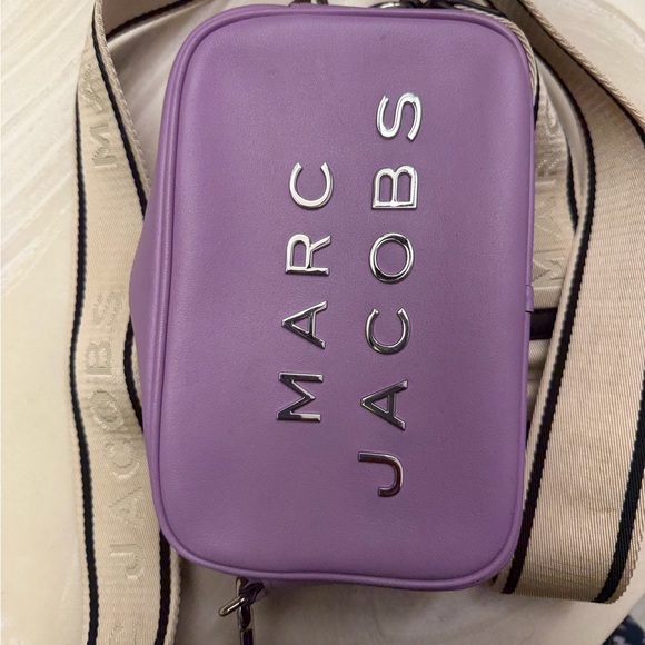 Marc Jacobs Lavender Crossbody Bag with Cream Strap - Picture 2 of 6